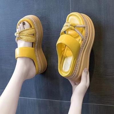 Damen einfarbige PVC-Sandalen, Slip-On Plateau, weiche Sohle, lässige Strand-Pantoletten, gekreuzte Riemen, Strassdekor-Pantoletten