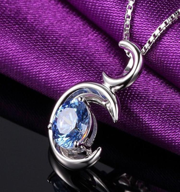 Silver-Plated Crescent Moon Heart Pendant Necklace - Women's Fashion Accessory