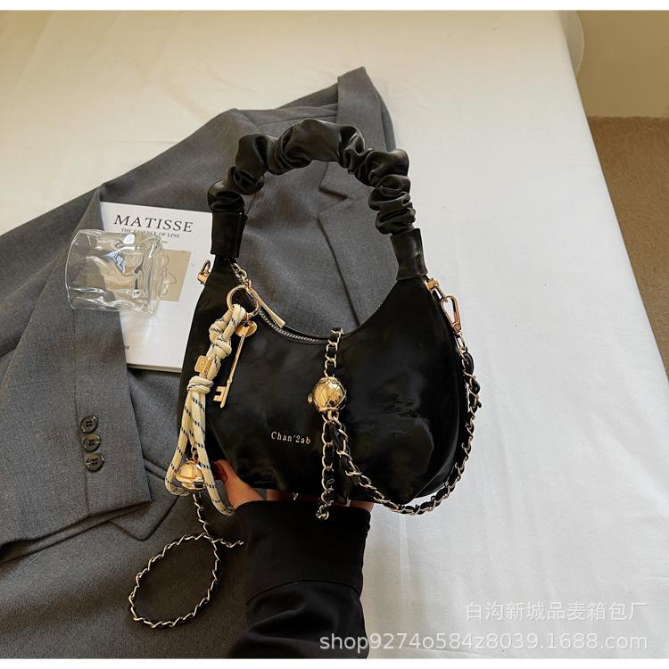 

Autumn and winter handbag women s folds popular 2025 new fashion shoulder bag niche trend versatile messenger bag women s bag