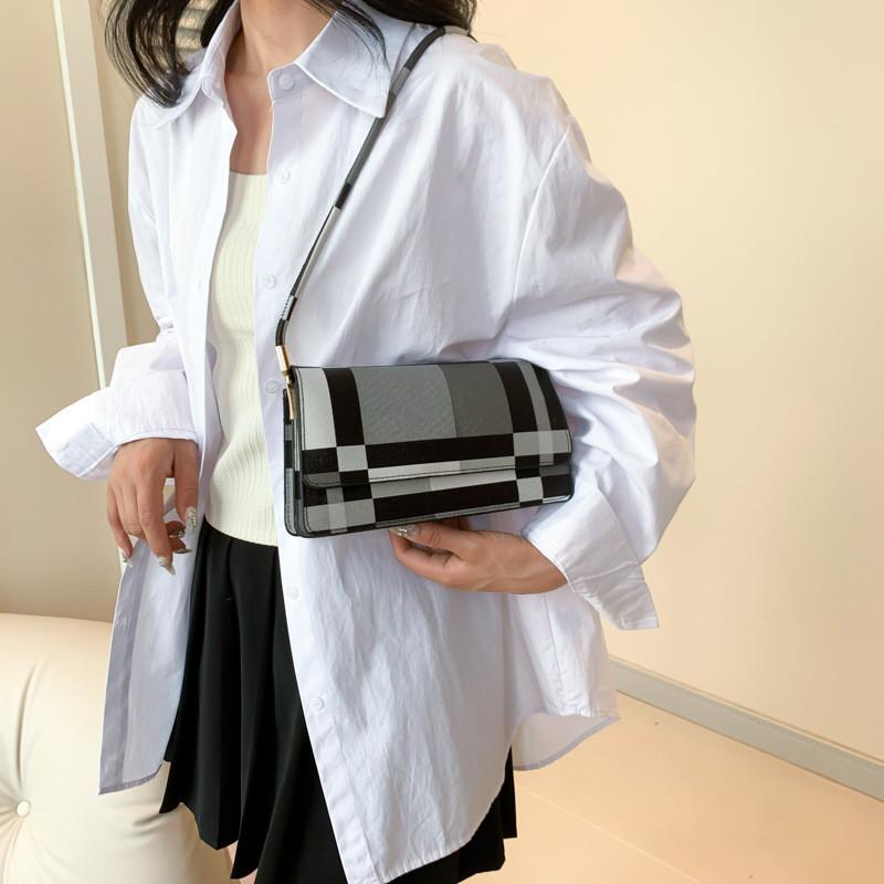 Stylish Women's Handheld Small Bag Summer New Fashionable Shoulder Bag In Elegant Colors