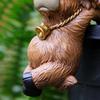 2Pcs Cartoon Highland Cow Figurine Couple Highland Cattle Statue Resin Sculpture Outdoor Garden Flower Pot Hugger Ornament Decoration