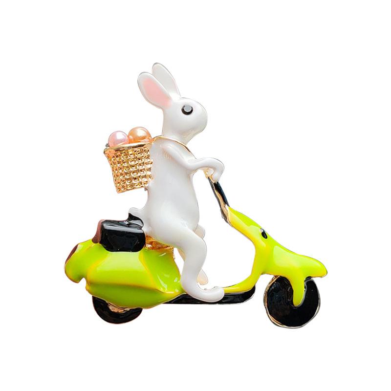 Diamond-Encrusted Cute Dripping Oil Cycling Rabbit Brooch Fashion Cartoon Zodiac Pin Animal Accessories New Year