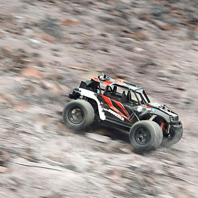 Remote Control Car 1/18 2.4GHz High Speed 30km/h All Terrain Off Road Trucks 4WD Full Scale Racing