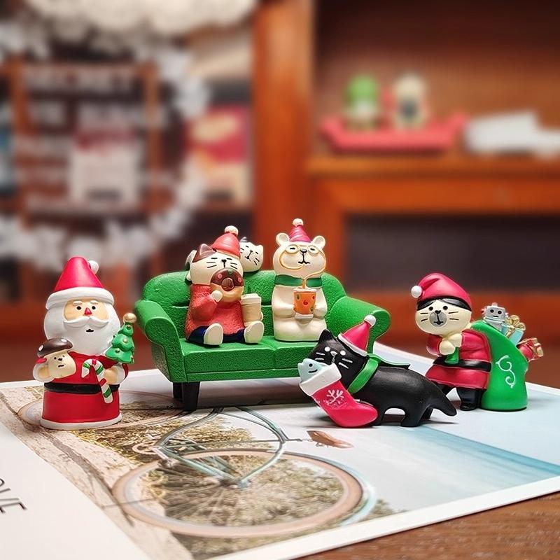 Cute Merry Christmas Cat Resin Ornaments Santa Claus Desktop Christmas Figurine Scene Decoration Gifts Japanese Style Wholesales