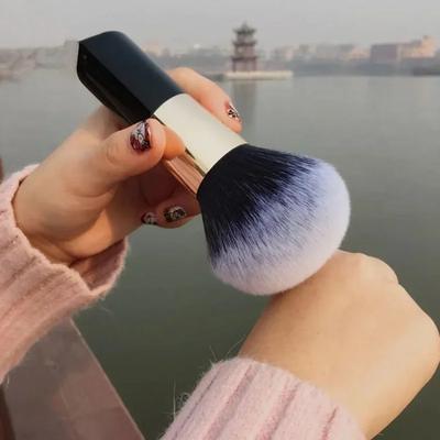 Großer Puder-Grundierungspinsel, professioneller Make-up-Pinsel, multifunktionales Kosmetik-Rouge-Sculpting-Bronzer-Pinsel-Make-up-Werkzeug