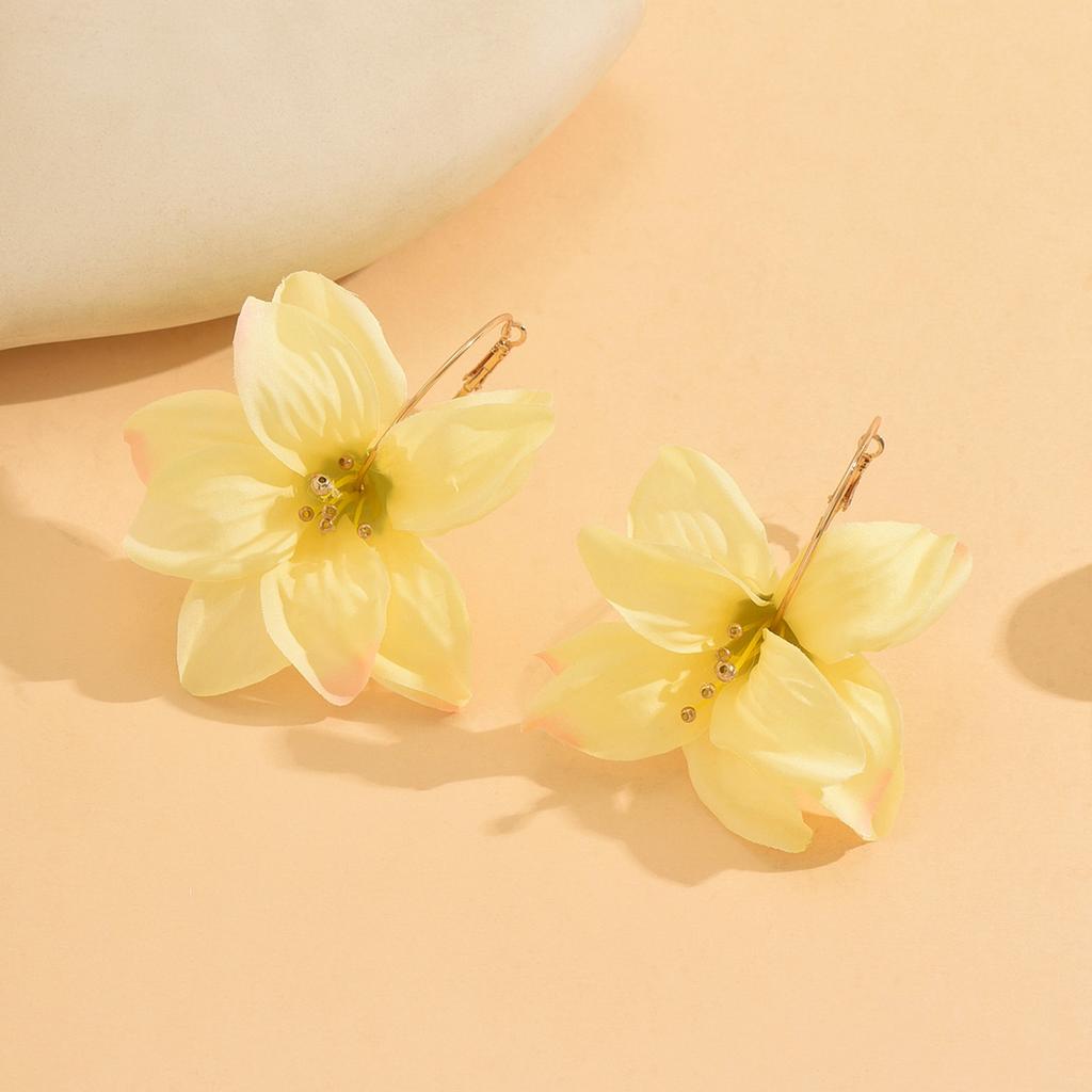 Simulation flower earrings temperament less heart flower earrings