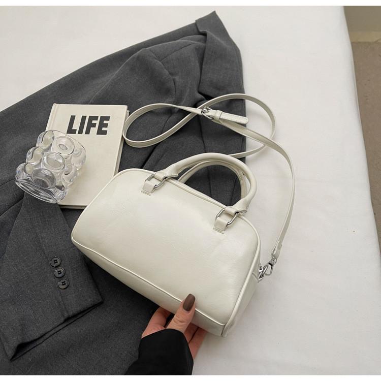 IELGY Ladies Messenger Bag Silver Retro Portable Commuter Boston Bag