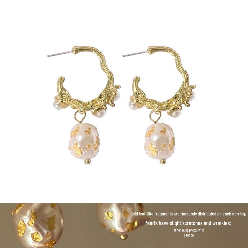 Chic 2024 Gold Foil Pearl C-Shape Earrings: Elegant French Retro Design