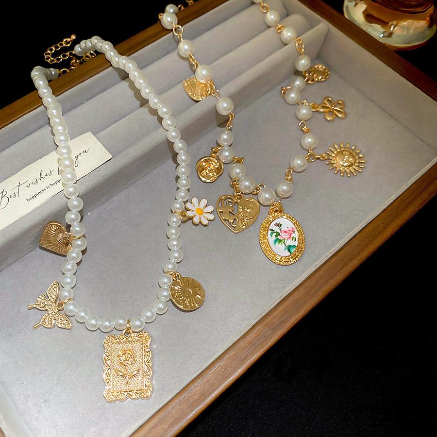 2-Piece Imitation Pearl Flower Love Butterfly Sun Geometric Necklace Temperament Item Decoration