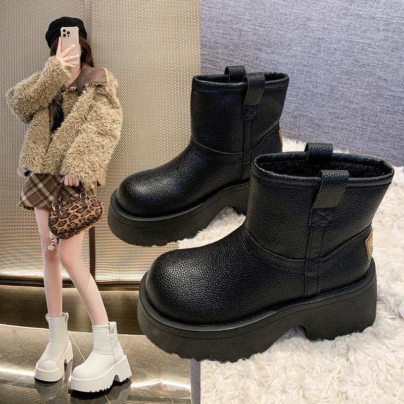 Small height increase round head thick-soled snow boots women's 2025 winter velvet warm short boots Internet celebrities same cotton shoes
