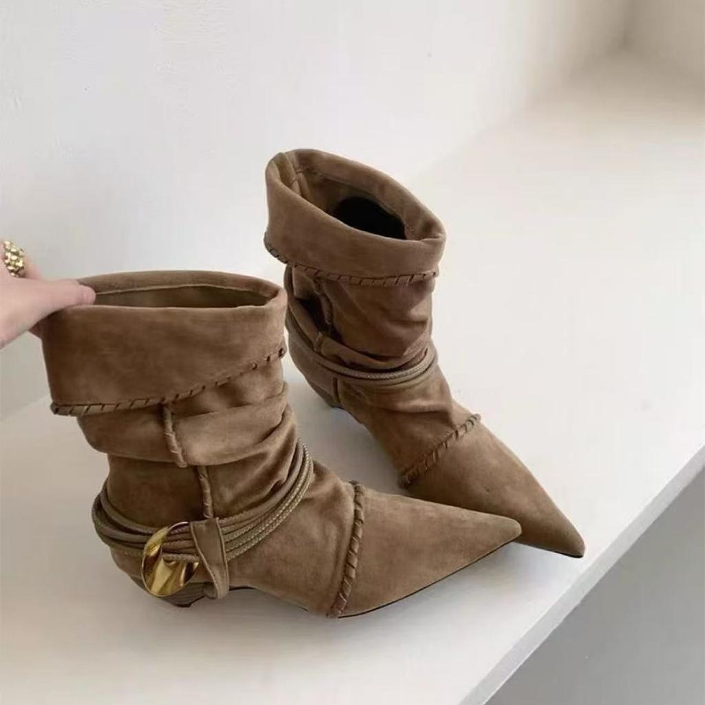 Kitten with Pleated Pointed Straps Piled Boots 2025 New Retro Suede Versatile Fashion Women's Short Boots Look Thin