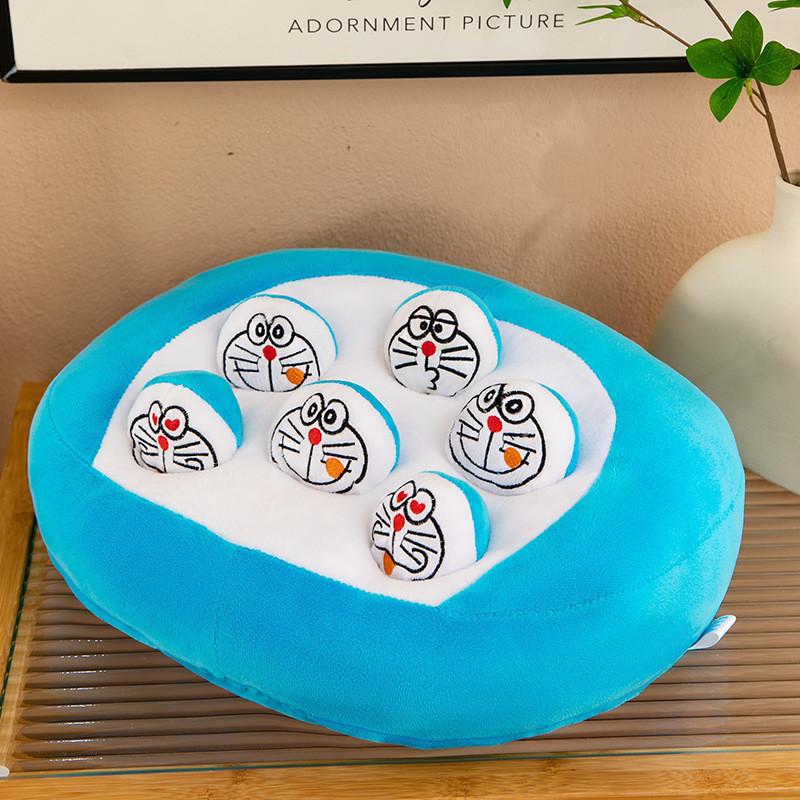 Frühkindliches Karotten-Stofftier Für Kinder Mit Entzückenden Panda- Und Doraemon-Designs Und Kurzem Plüschstoff