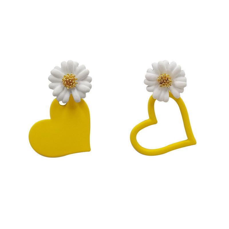 Small Fresh Asymmetric Earrings, Fairy Tale Forest Daisy Love Style, Women's Personalized Multi functional Flower Earrings