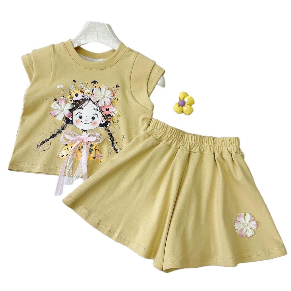 Little Girls' Korean Style Summer Two-Piece Set: Fashionable Loose Short Sleeve Top and Shorts