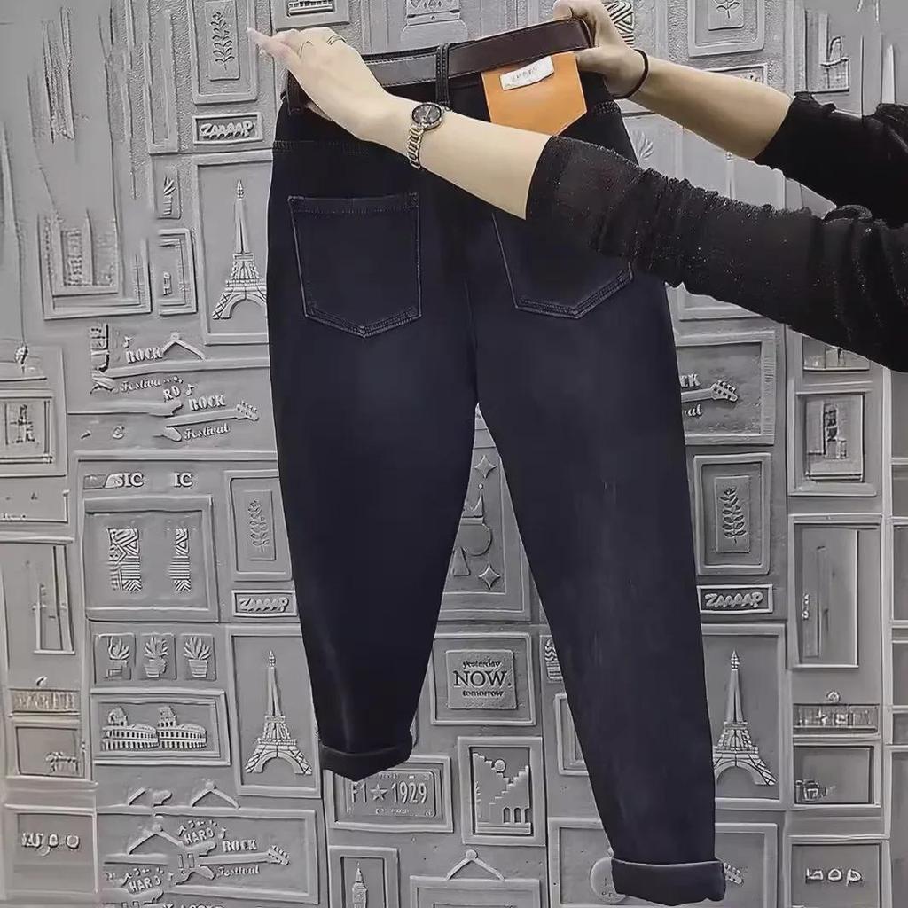 High-Waist Velvet Harem Jeans for Plus-Size Women - Elastic, Slimming, Nine-Point Length for Autumn/Winter