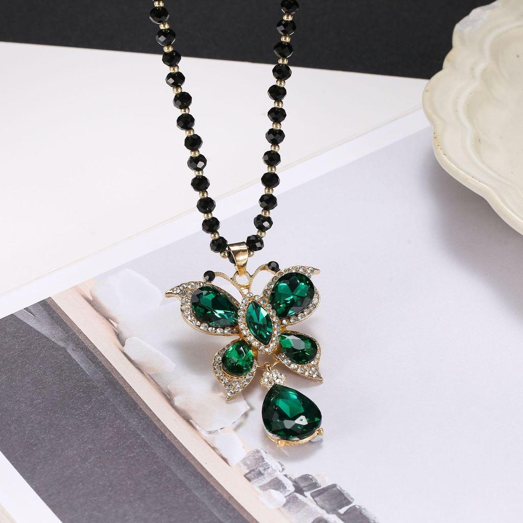 Crystal Pendant Sweater Necklace - Fashionable and Atmospheric Design