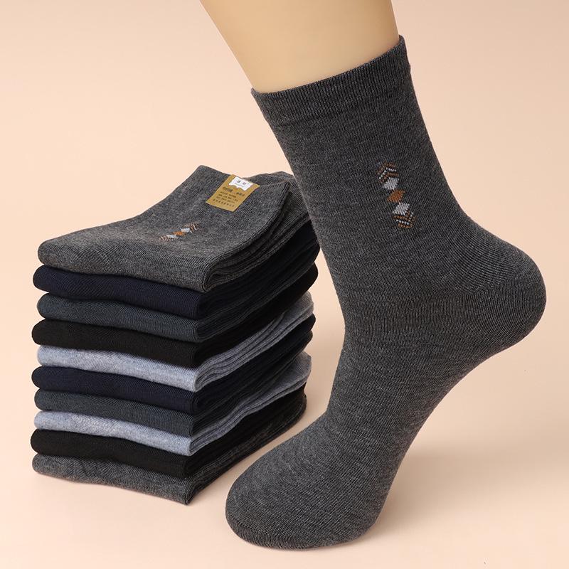 Men's Mid-Calf Anti-Odor Black Socks - Spring & Autumn, All-Season, Sweat-Absorbing, Ideal for Work, Middle-Aged & Fathers.