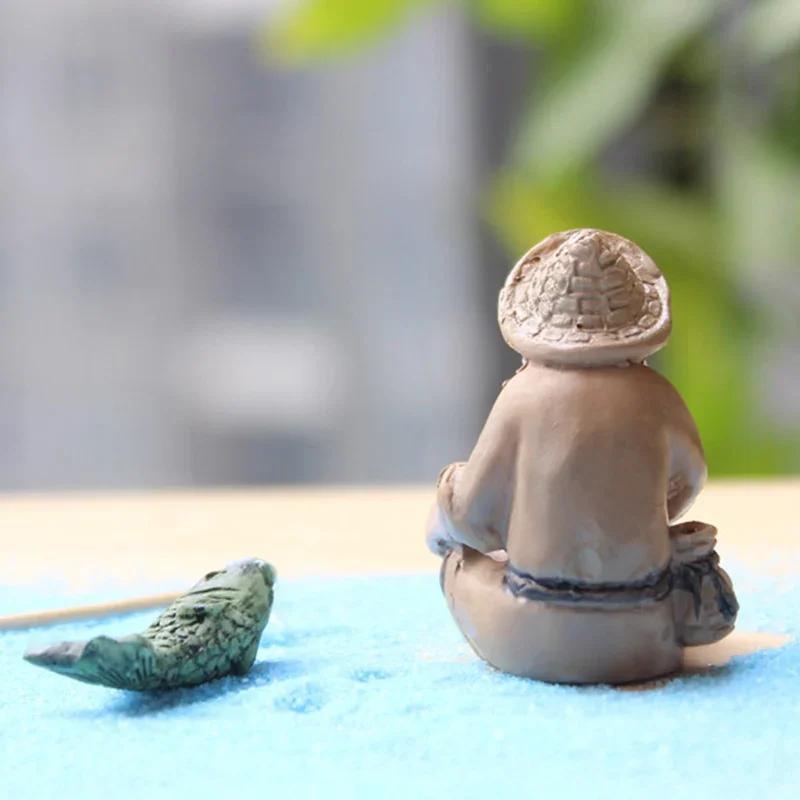 Fishing Old Man Resin Figure Statue Sitting Garden Aquarium Ornament Fisherman Scene Pool Micro-Landscape Bonsai Garden Craft