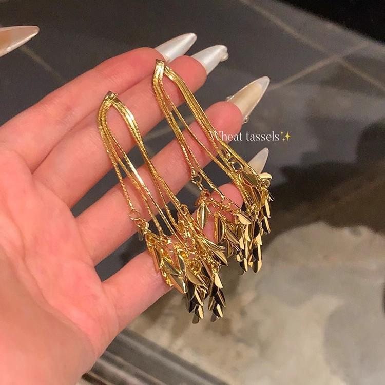 Minimalist Silver Needle Hoop Earrings - Light Luxury, Versatile, Women's High-End Metal Circle for Everyday Wear