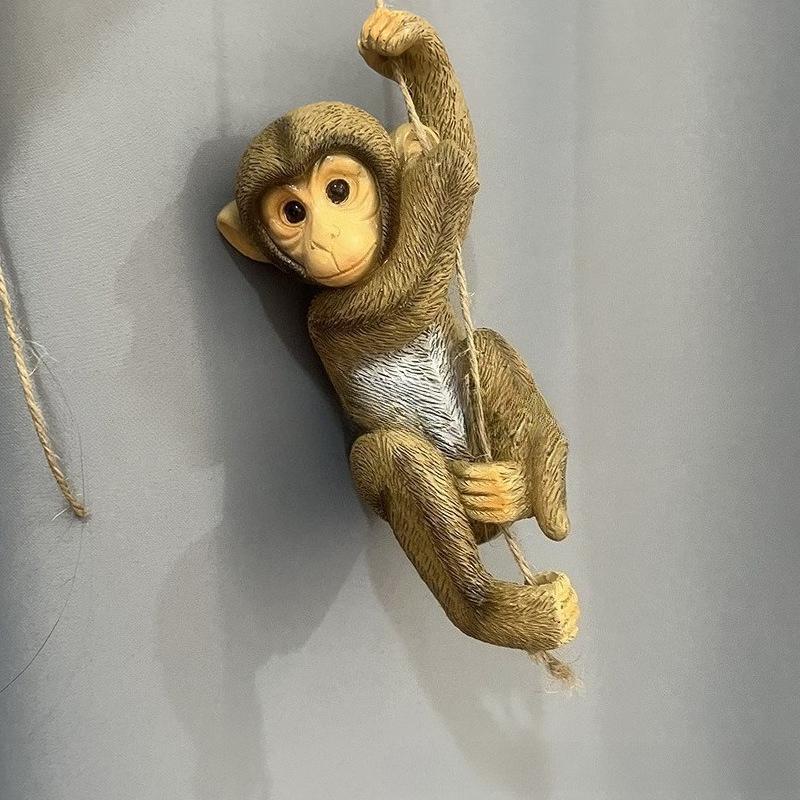 Monkey Figurine Hanging Ornament, Resin Climbing Animal Statue, Weatherproof Decor for Garden, Patio, Balcony, Indoor Plants