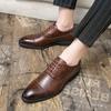 Britischer Trend Gentleman Neue Herren Schnürschuhe Patchwork Brogues Schuhe Designer Formell Hochzeit Abschlussball Kleid Heimkehr Schuhe