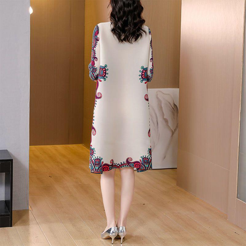 Casual Dress Female Autumn Wear Pleated High End Temperament Dress New Product Age Reducing Loose Slim Pleated Dress Female