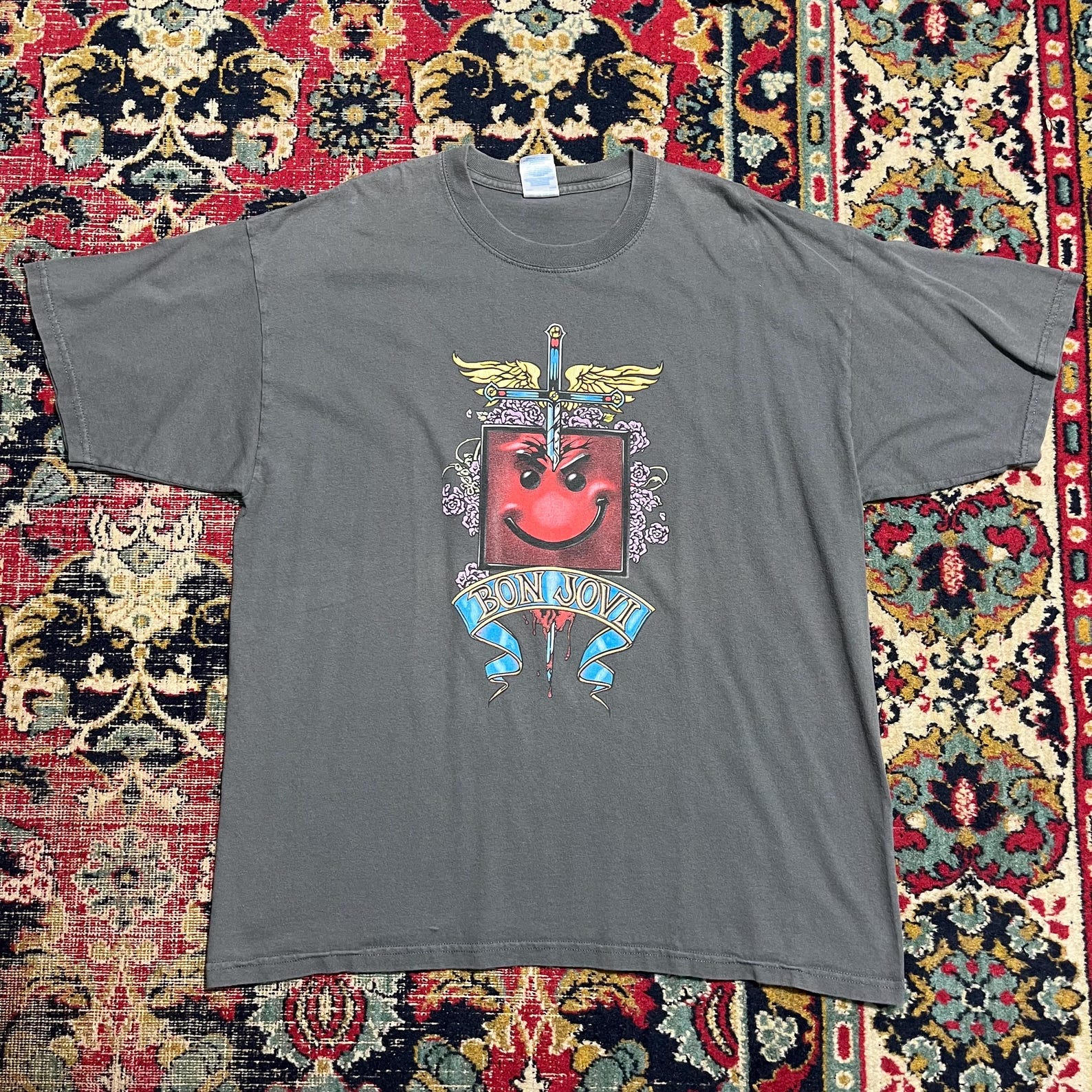 Vintage Bon Jovi Smiley Heart & Dagger T-Shirt Size XL L