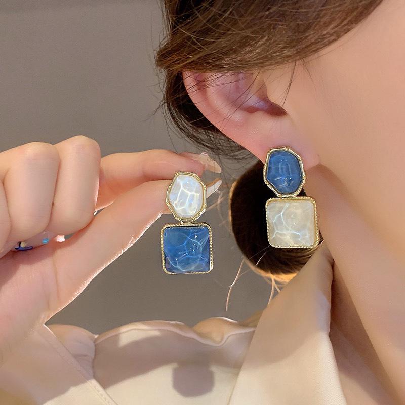 Koreanischer Stil Nicht-Piercing Ohrclip mit langem Quaste, Perlmutt Schmetterlings Design für Damen - High-End, Coole Mode.