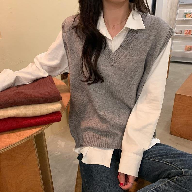 Women's V-Neck Knitted Sweater Vest - Spring/Autumn 2026 Collection, Loose-fit, Versatile Japanese Style Outerwear