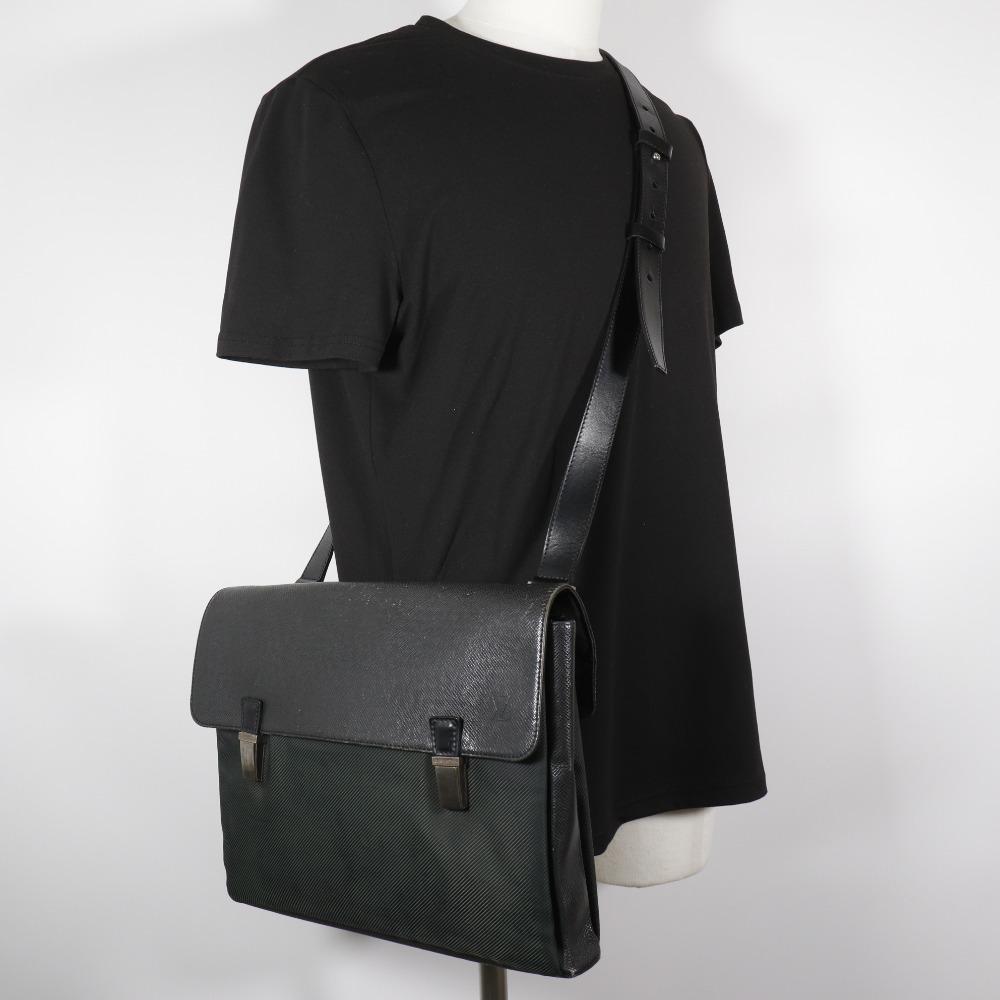 Louis Vuitton Saratov GM Shoulder Bag M30882 Noir Black Taiga Mens Used
