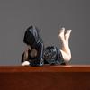 3D Mysteriöse Statue für Bücherregal Schwarzes Gewand Königin Figur Gotische Maskierte Frauen Sitzende Statue Zimmer Desktop Ornamente Skulptur