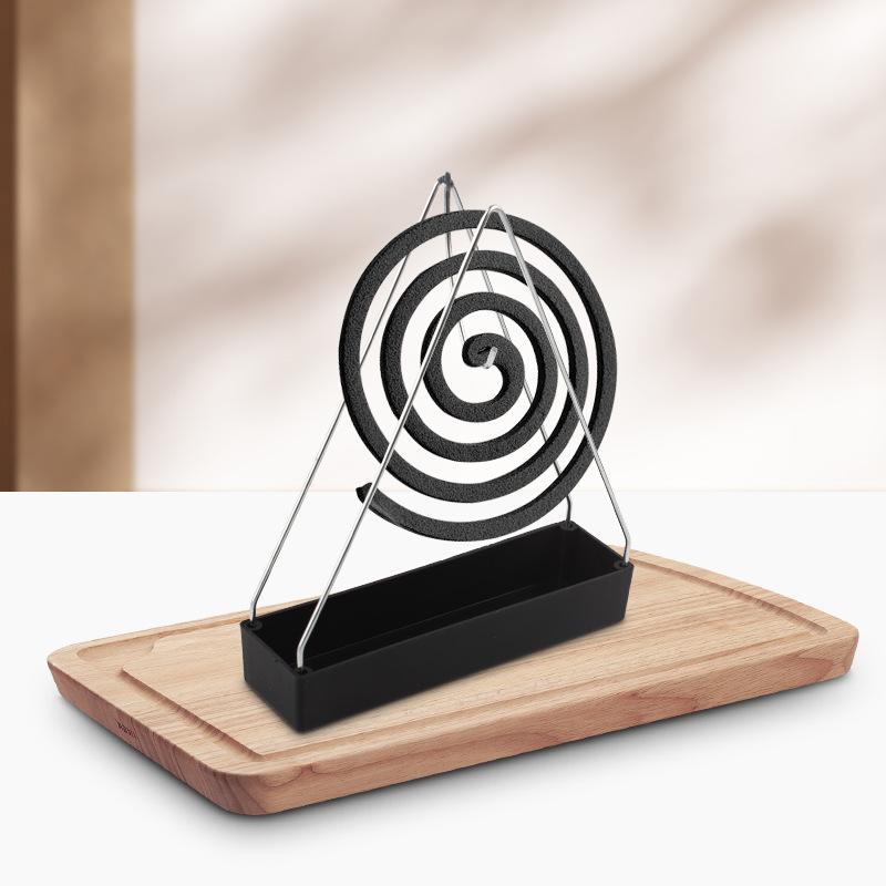 

Треугольная металлическая подставка для спирали от комаров для использования в помещении и на улице чёрный