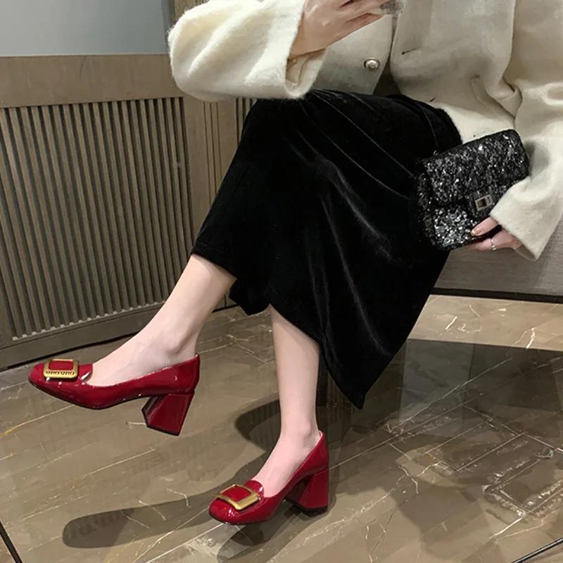 Fashion Women Pumps Fashion Square Heel Sexy High Heels Wedding Shoes Ladies Round Toe Metal Buckle Party Chunky Shoes Zapatillas Mujer