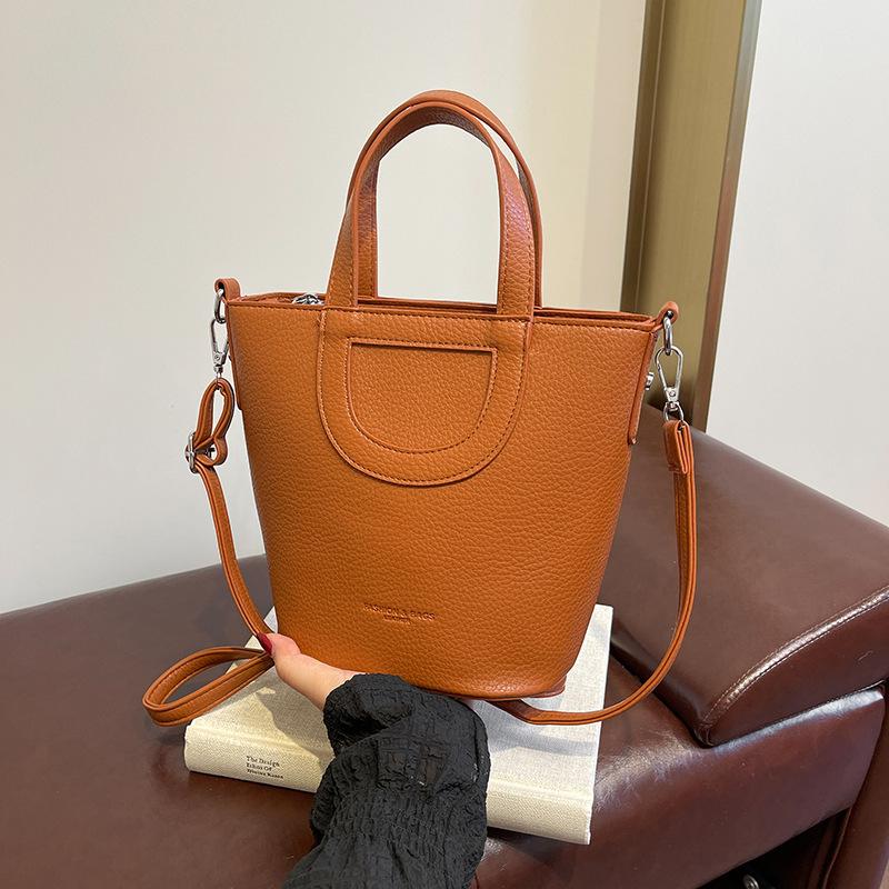 Large Capacity Senior Sense of Modeling Soft and Durable Fashion Exquisite Novel Light Luxury Commuting Slanting Cross Shoulder Handheld Bucket Bag