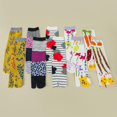 1 par Dame Tegneserie Kjemmet Bomull To-tå Sokker Japanske Fargerike Jacquard Delt-tå Sokker Blomstrete Søte Morsomme Crew Tabi Sokker
