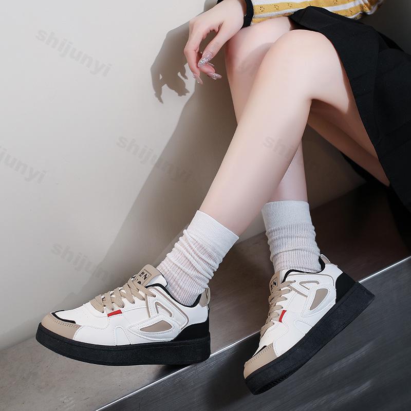 Fashion Women's Outdoor Non Slip Sneakers 2025 Autumn New Vintage Fashion Lace Up Casual Shoes Student Comfortable Height Increase Flats