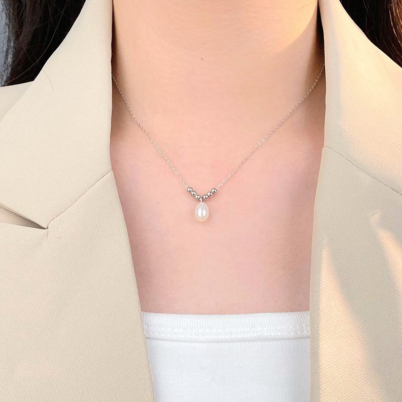 Personalized Pearl Necklace for Women, Simple and Fashionable French Commuting Versatile Collarbone Chain