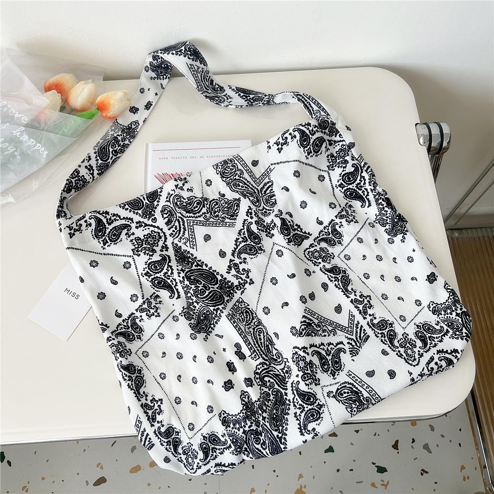 Knitted Mobile Phone Bag For Women In Spring And Autumn Cute Cartoon Versatile One Shoulder Diagonal Cross Bag Travel Coin Purse Small Handbag