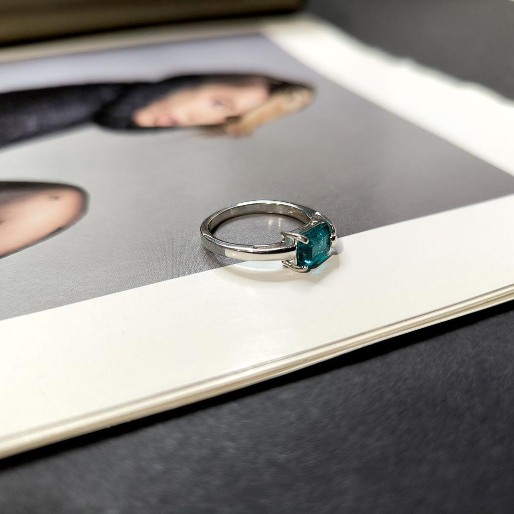 Серебряное кольцо с изумрудом nano 1.385ct, вес изделия 2,64 гр (2174196)