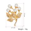 Woman Elegant Small Fresh Flowers Brooch Simple Pearl Rhinestone Pin Valentine's Day Gifts