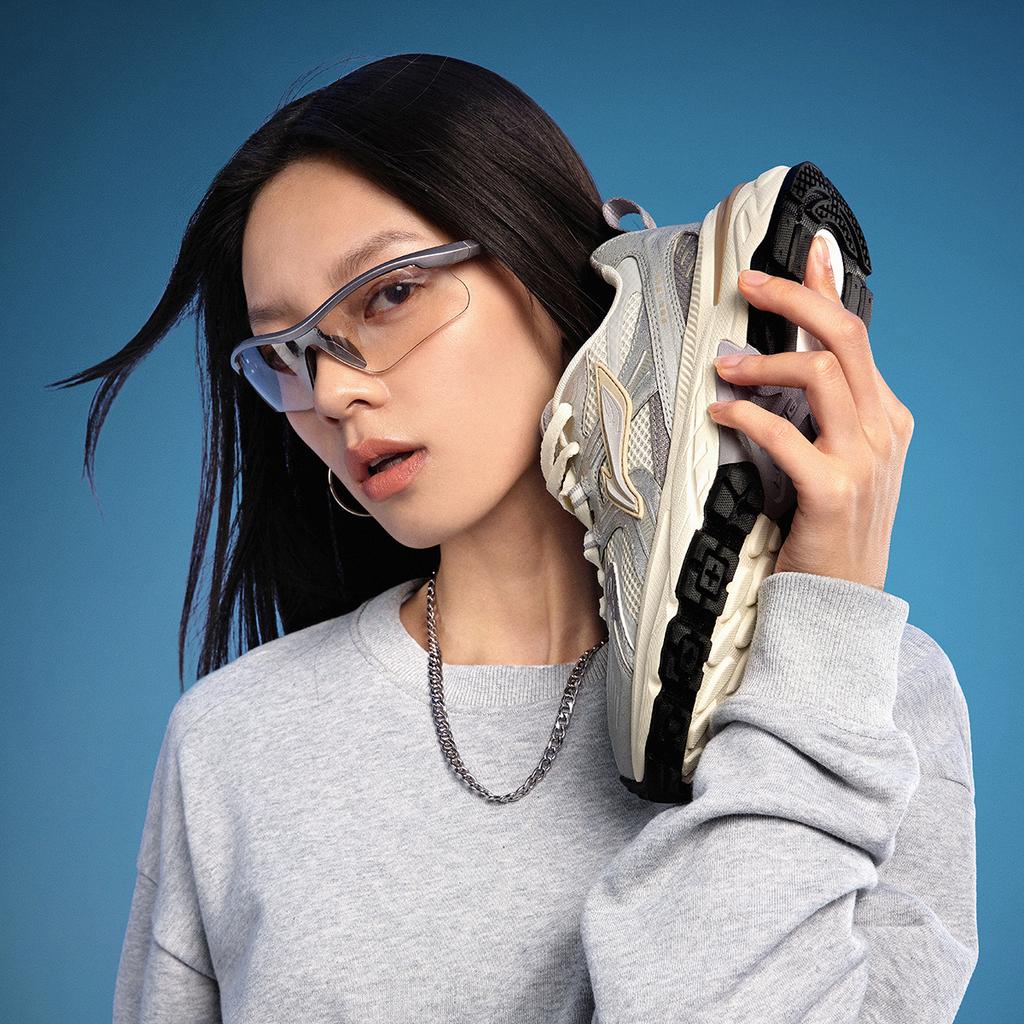 Li Ning Beichen 2K Rutschfest, Abriebfest, Höhenverstellend Niedriger Schaft Klobige Sneaker Damen Silber Weiß AGCU354-2