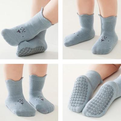 Chaussettes pour enfants 0-5 ans Pour garçons filles Coton Décontracté Enfants Garçon Fille Chaussettes d'intérieur Impression Cartoon Chaussette bébé Antidérapant Printemps Automne