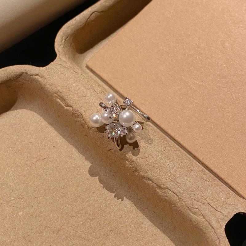 Gentle Pearl Flower Cluster Ear Clip - No Piercing Needed, High-End Design