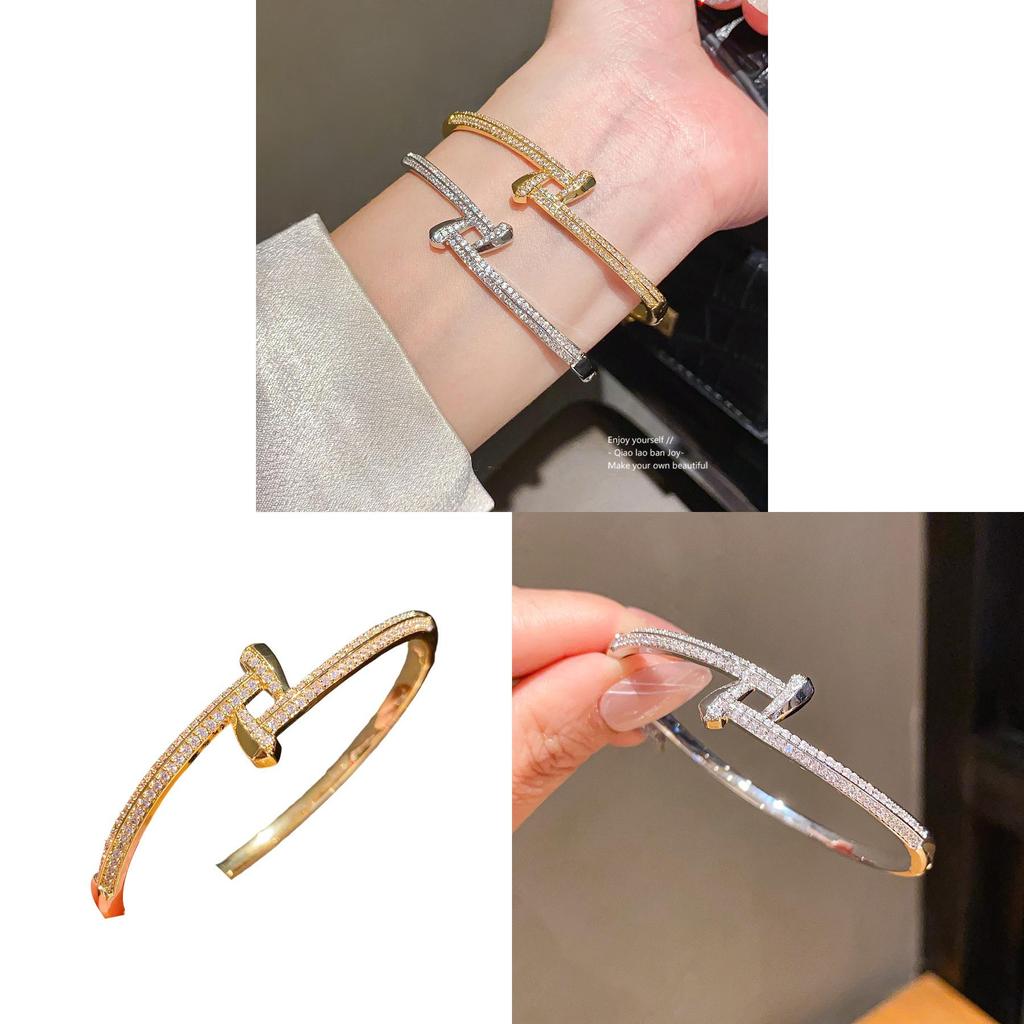 Bracciale a Manetta Martellato Placcato Oro 18k con Zirconi per Donna Elegante Accessorio di Moda