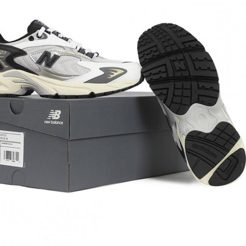 New Balance 725 Sneakers Grey Black