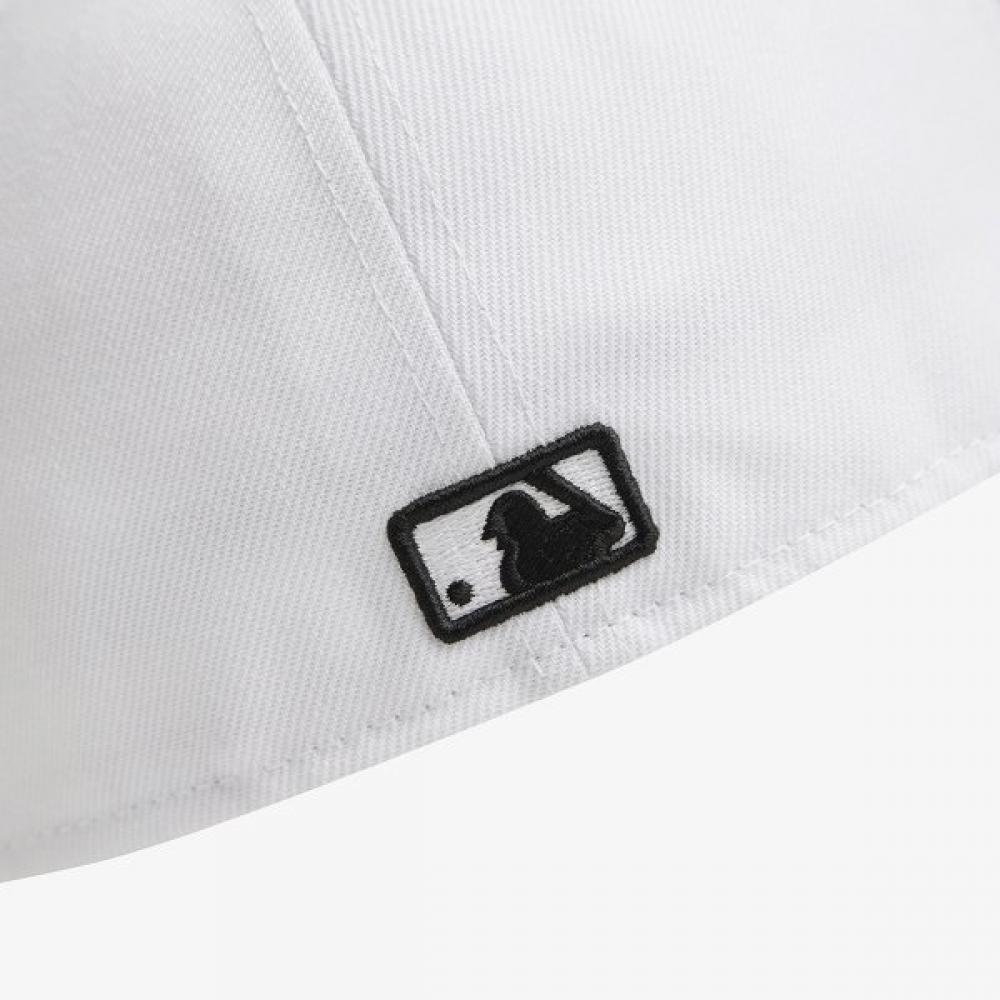 New Era Mlb La Dodgers Podstawowa czapka Fitted Optic White 15131700