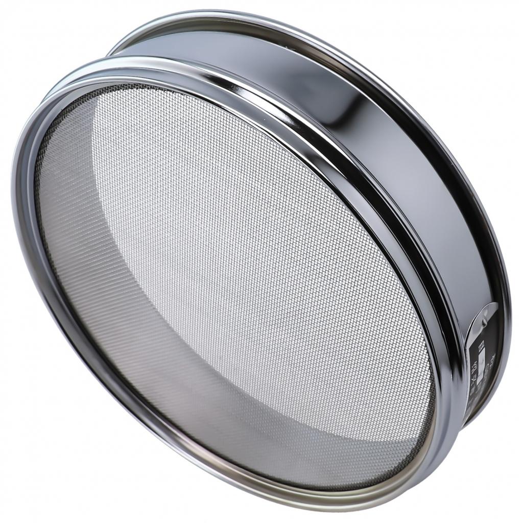 Kontrola vzorku standardním sítem 4–600 mesh