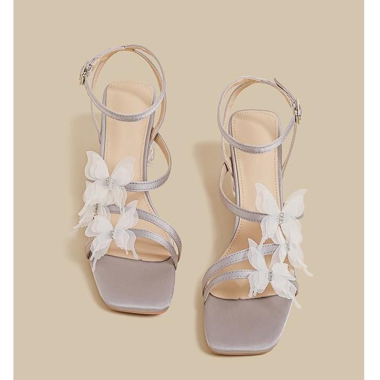 

Лето 2025 новые сандалии на высоком каблуке с кристальным каблуком, универсальные, с высоким чувством стиля, с литературным сладким темпераментом, с бабочкой и стразами 39 серебряный