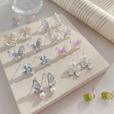 Exquis Boucles d'Oreilles Papillon en Perle avec Aiguille en Argent – Design Dégradé de Luxe Léger pour Femmes