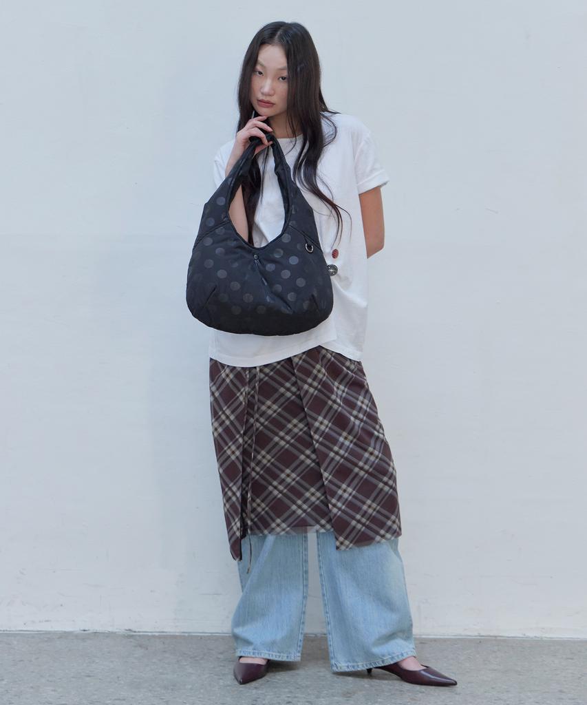 Haveawhale Dot Padding Bag (Bk)